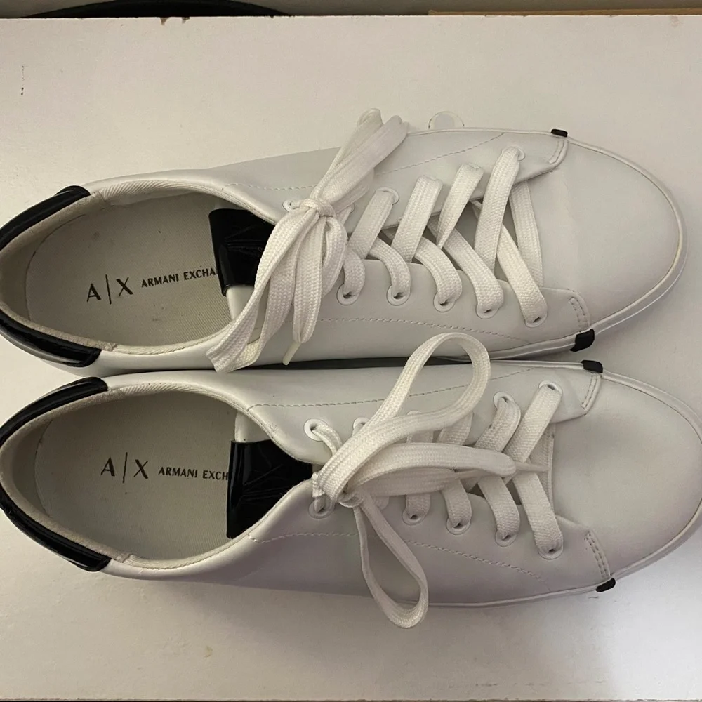 Armani exchange white sneakers size 8 - Picture 2 of 6